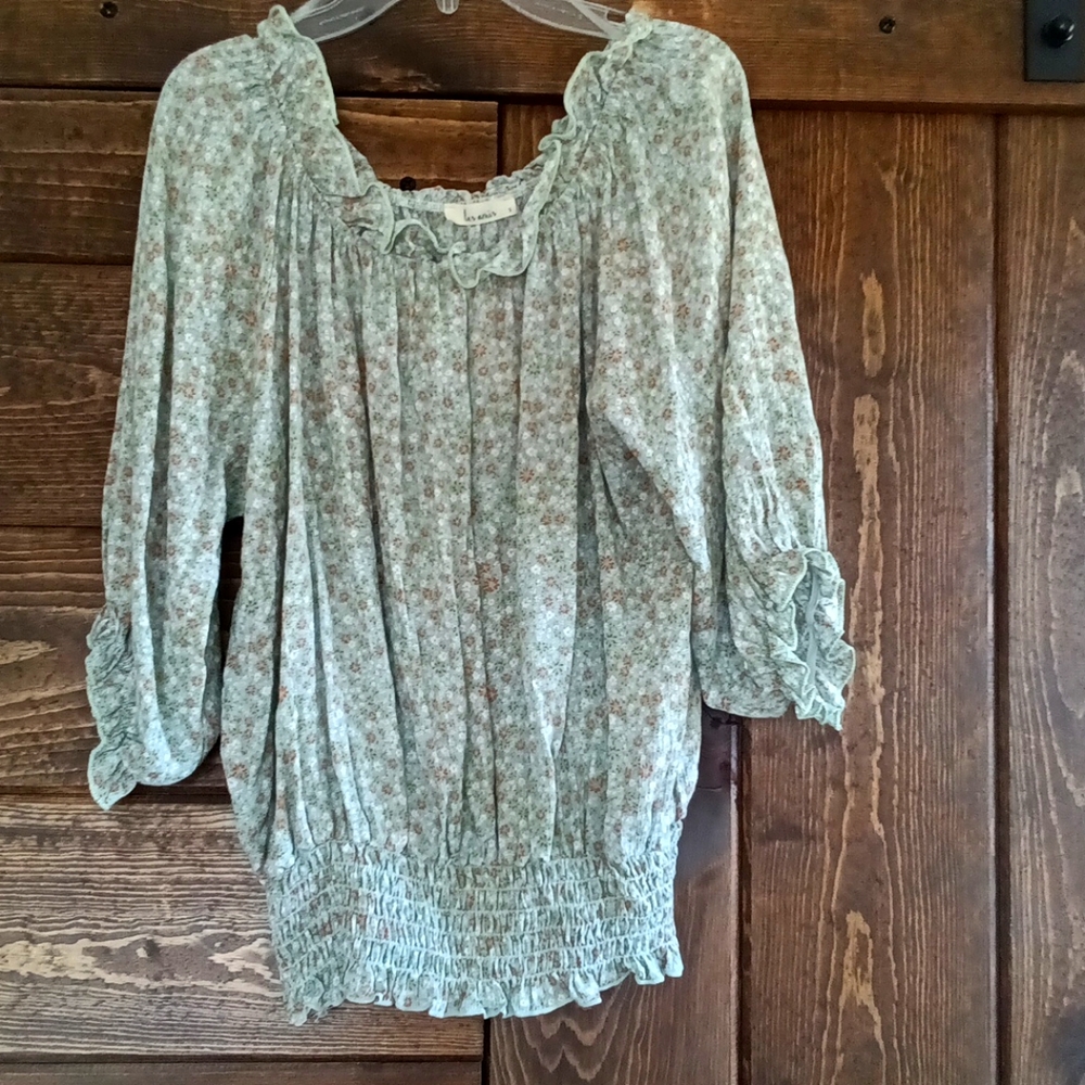 Cute floral top